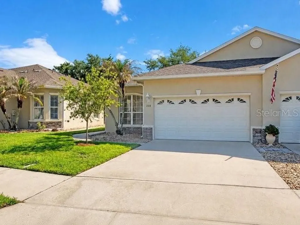208 Lamonte Point Court Debary FL 32713