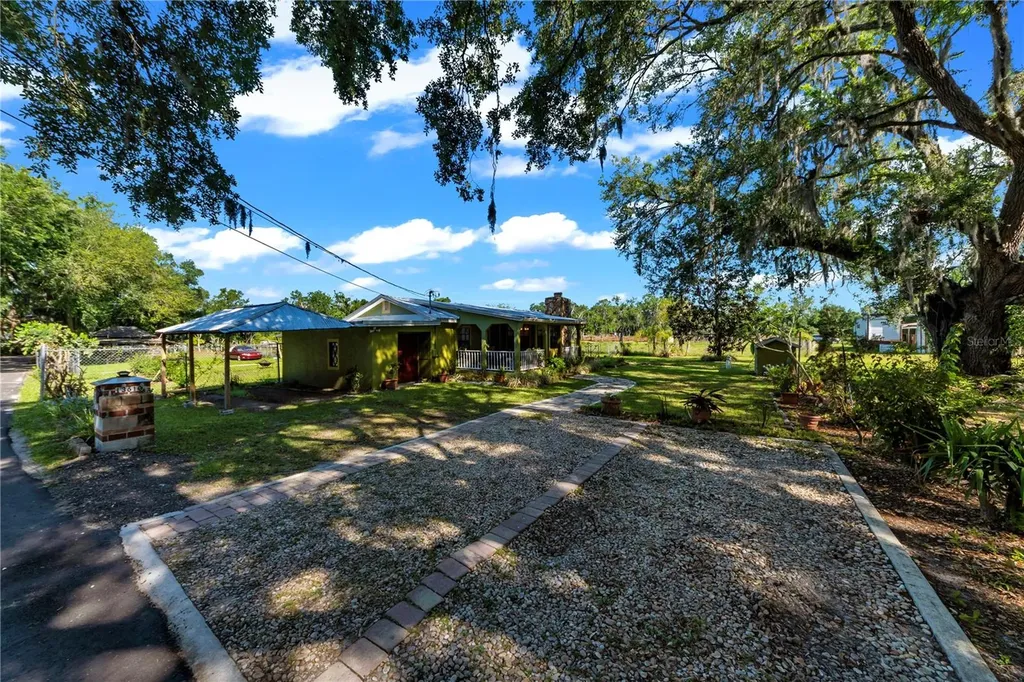 13610 Acker Road Dover FL 33527