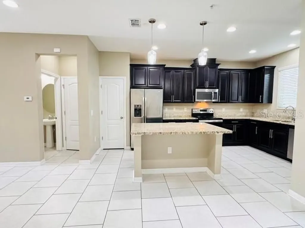 2832 White Isle Lane Orlando FL 32825