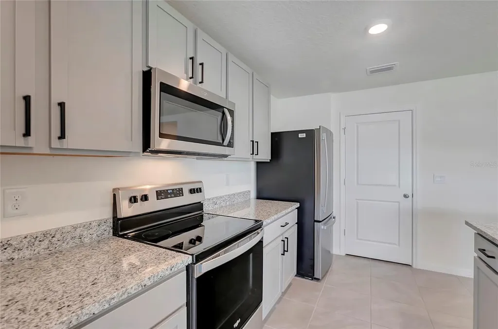 810 Ace Outlaw Avenue Ruskin FL 33570