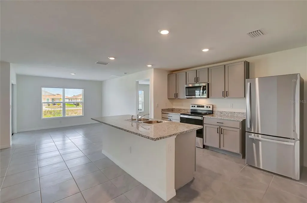 810 Ace Outlaw Avenue Ruskin FL 33570