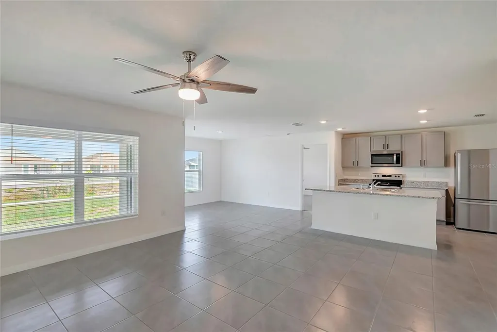 810 Ace Outlaw Avenue Ruskin FL 33570