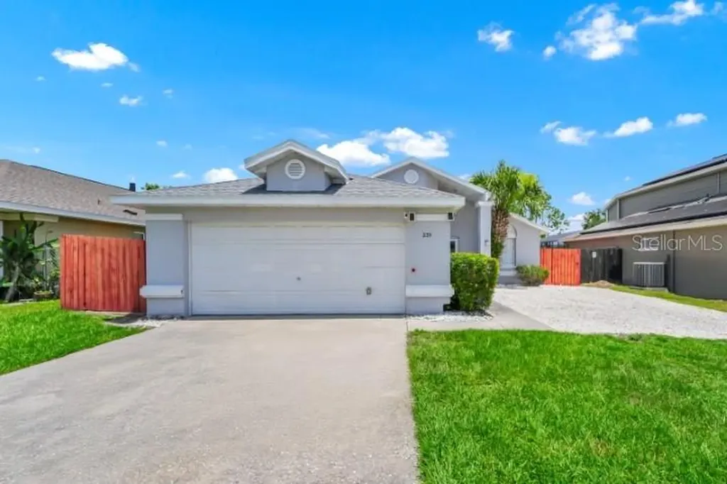 235 Hidden Springs Circle Kissimmee FL 34743