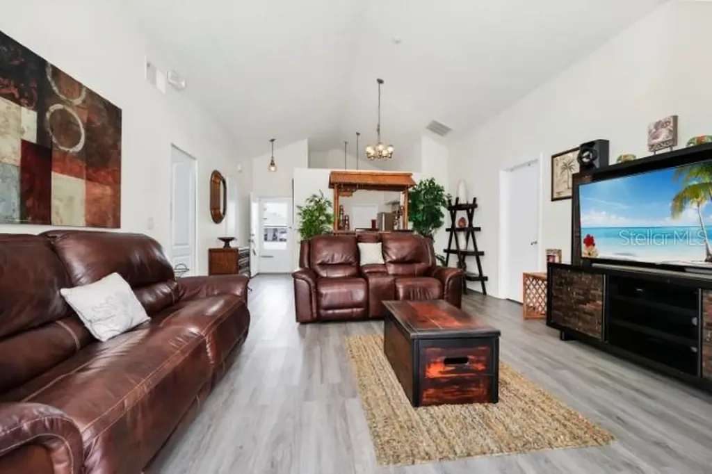 235 Hidden Springs Circle Kissimmee FL 34743