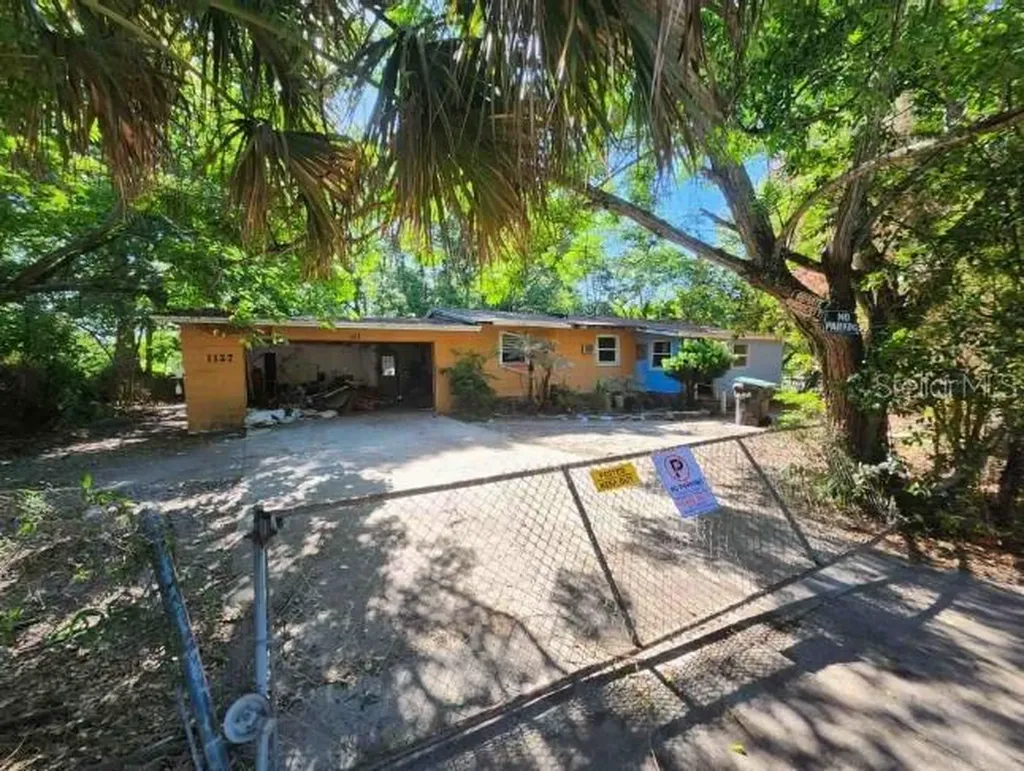 1127 Robinson Avenue Apopka FL 32703