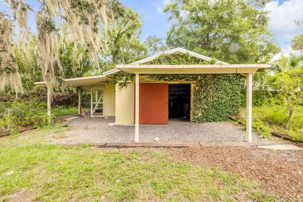 417 W Minnesota Avenue Deland FL 32720
