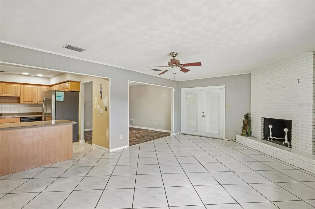 1607 Lark Lane Brandon FL 33510