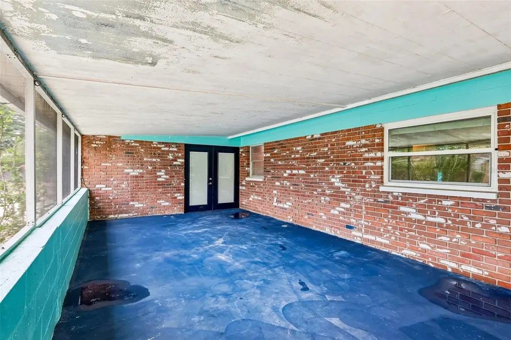 1607 Lark Lane Brandon FL 33510