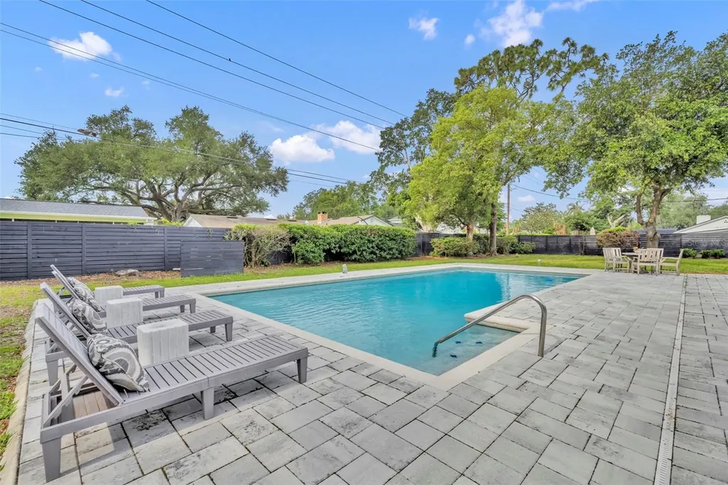 2450 Derbyshire Road Maitland FL 32751