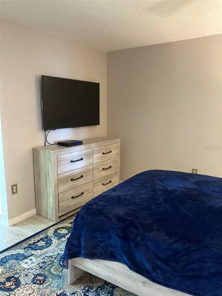 5725 80th Street N St Petersburg FL 33709