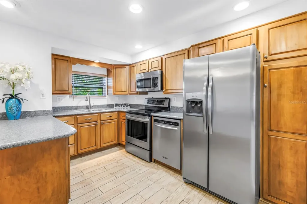 5865 63rd Avenue N Pinellas Park FL 33781
