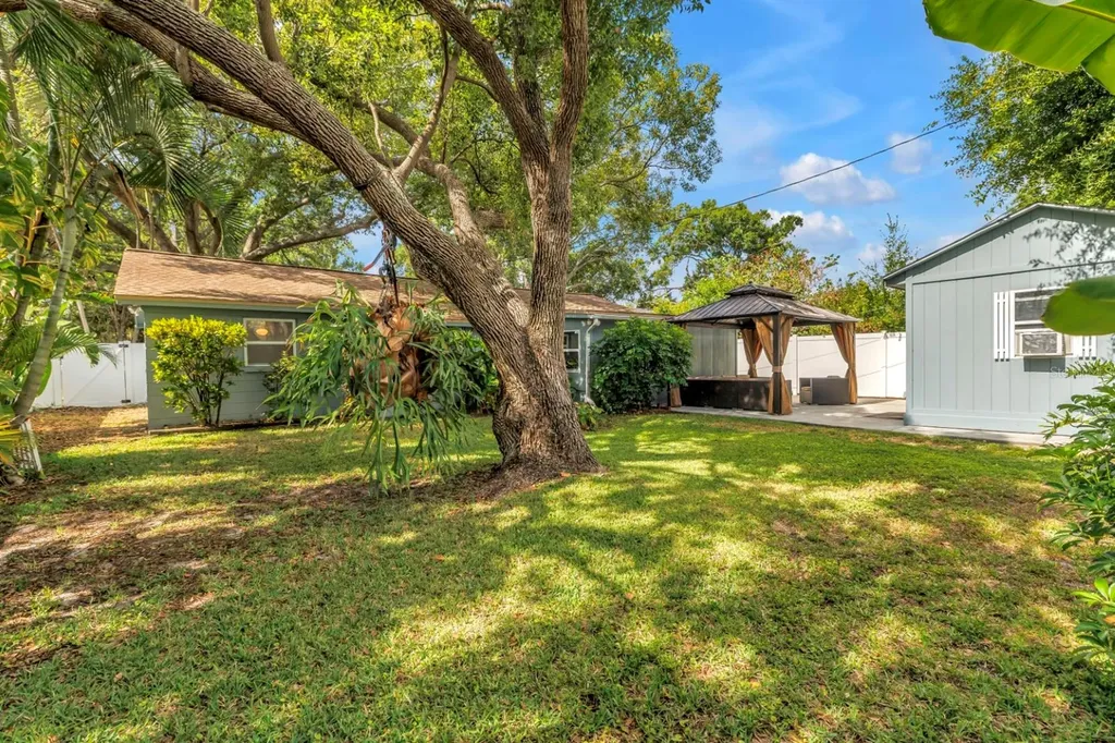 5865 63rd Avenue N Pinellas Park FL 33781