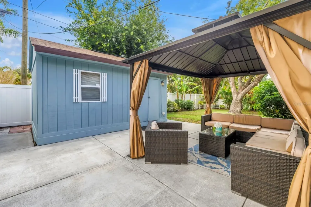 5865 63rd Avenue N Pinellas Park FL 33781