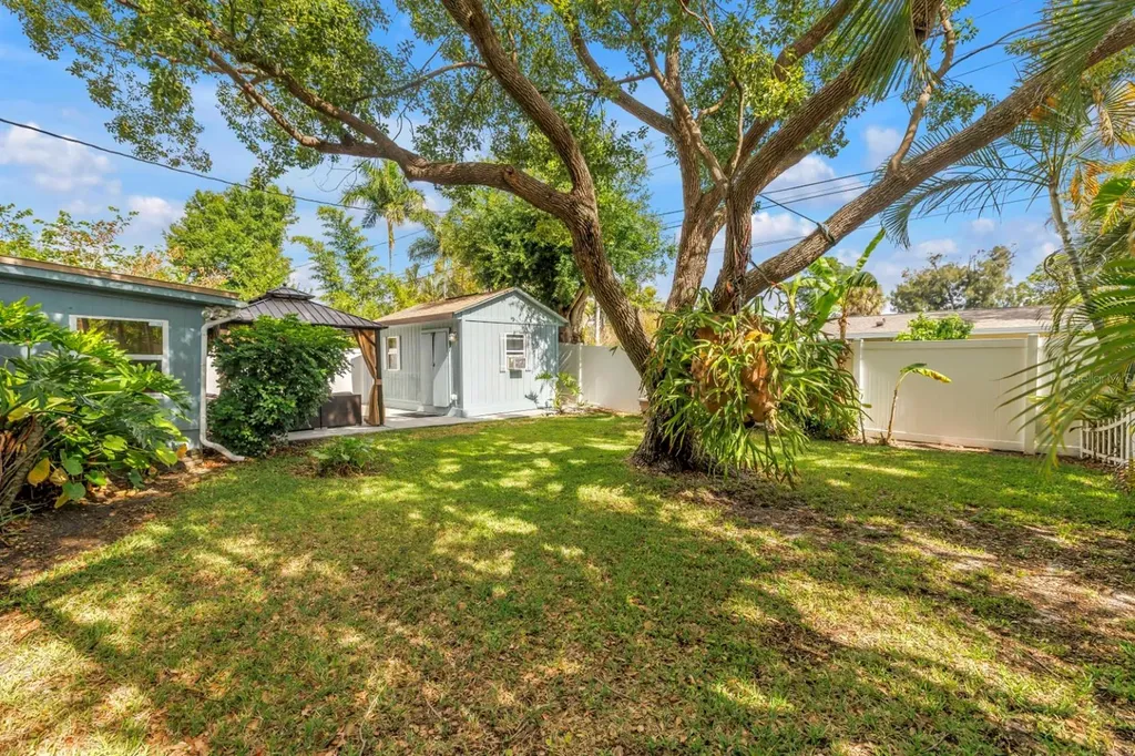 5865 63rd Avenue N Pinellas Park FL 33781