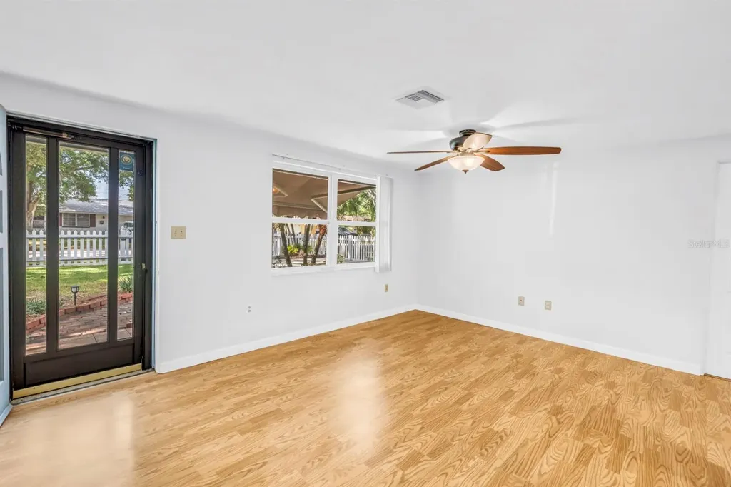 5865 63rd Avenue N Pinellas Park FL 33781
