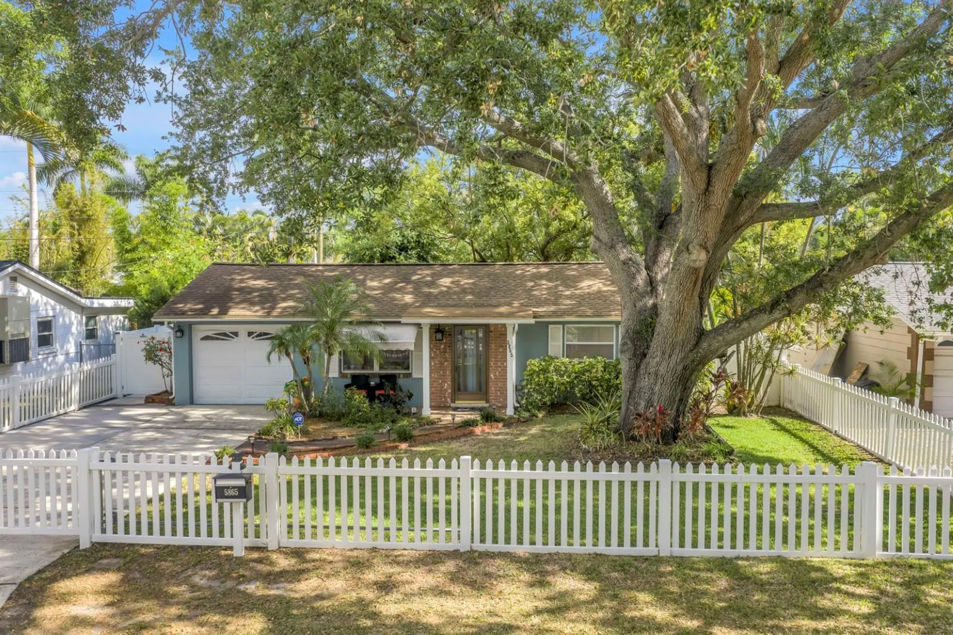 5865 63rd Avenue N Pinellas Park FL 33781