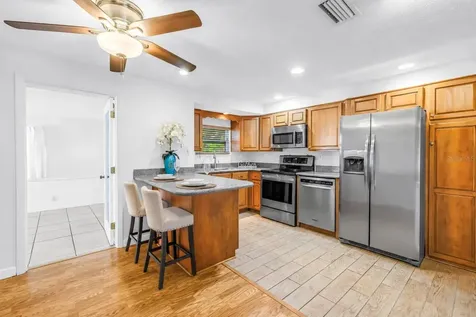 5865 63rd Avenue N Pinellas Park FL 33781