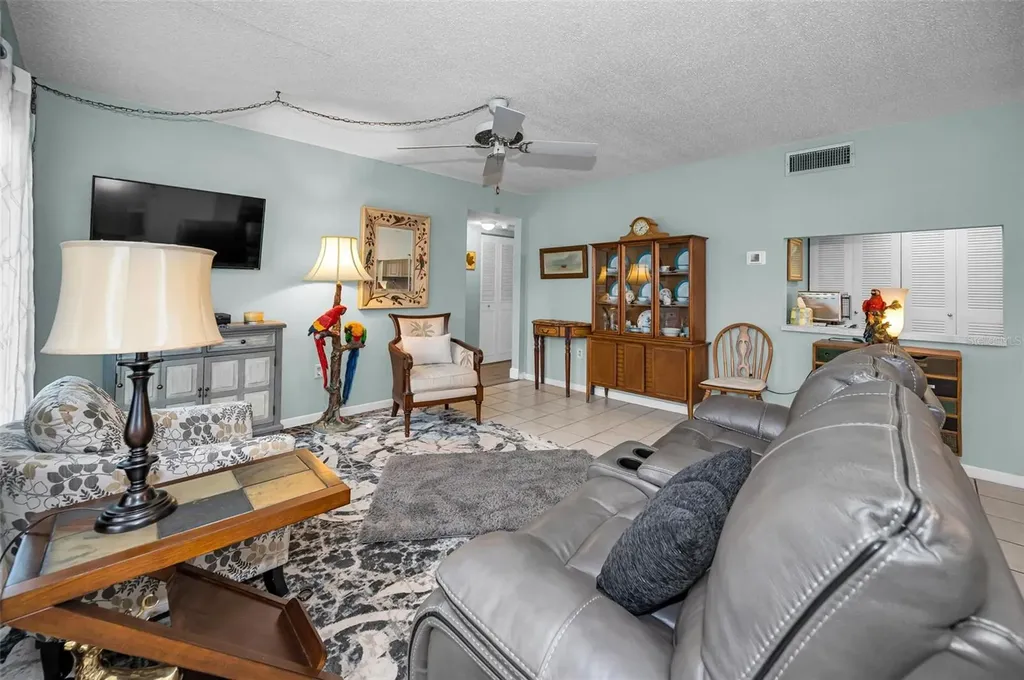 1870 Pine Ridge Way W Palm Harbor FL 34684