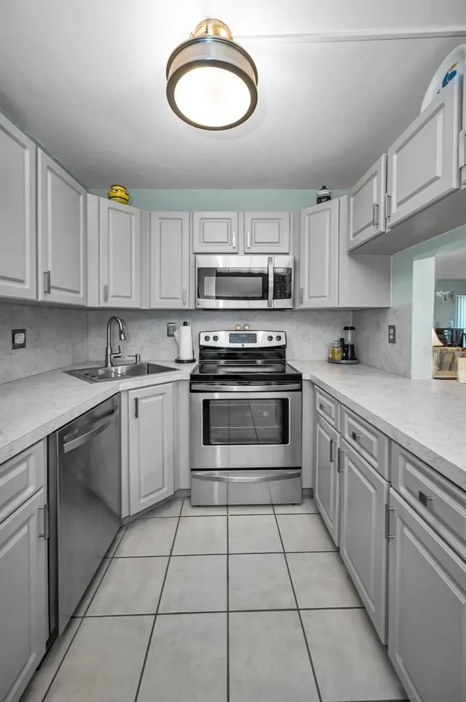 1870 Pine Ridge Way W Palm Harbor FL 34684