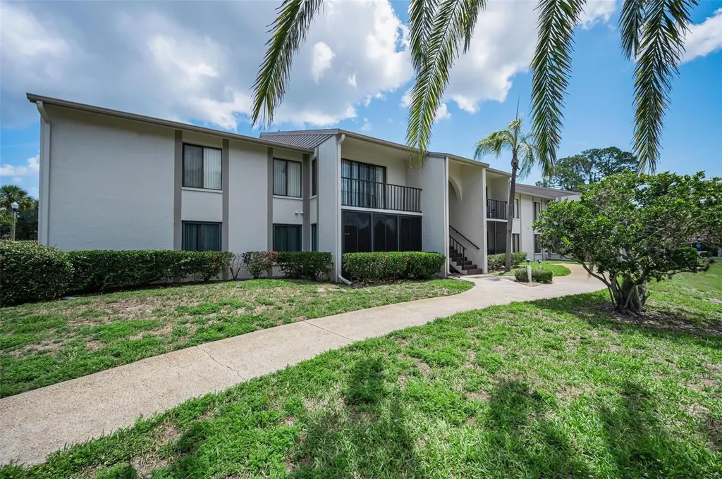 1870 Pine Ridge Way W Palm Harbor FL 34684