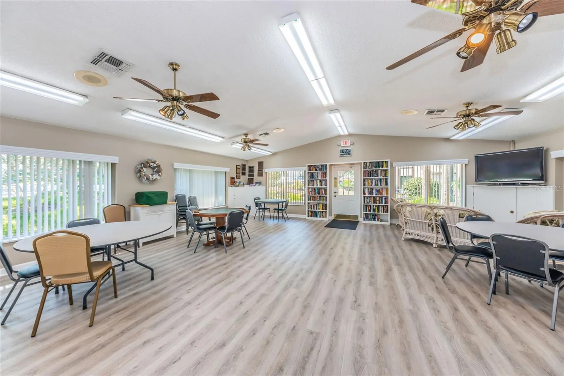 1870 Pine Ridge Way W Palm Harbor FL 34684