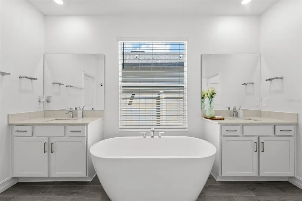 18242 Serene Lake Loop Lutz FL 33548