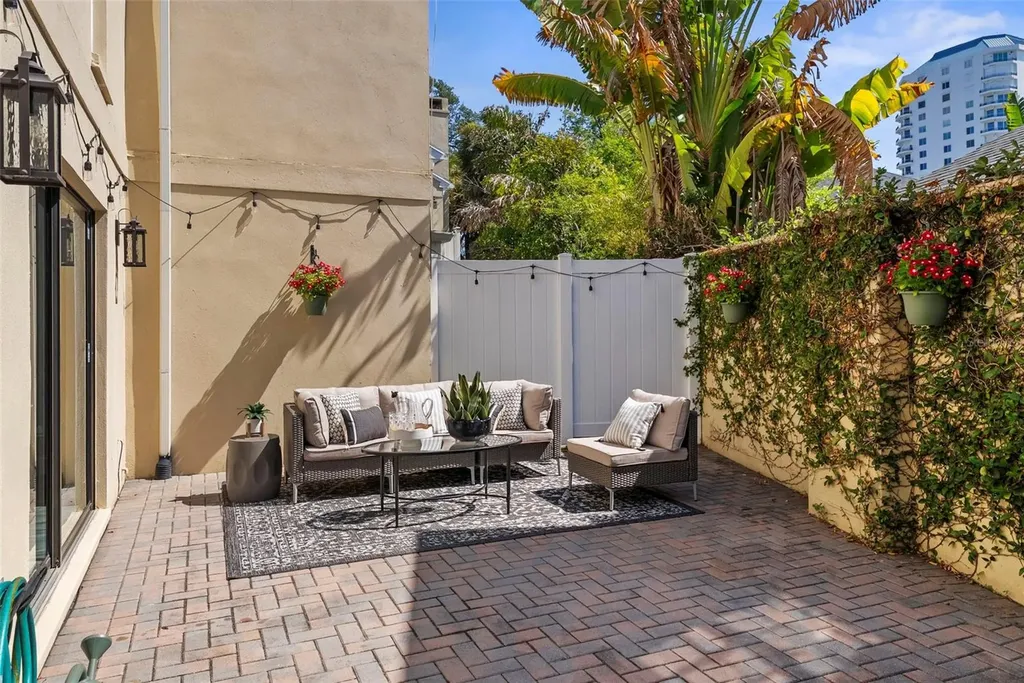 3530 Village Way Tampa FL 33629