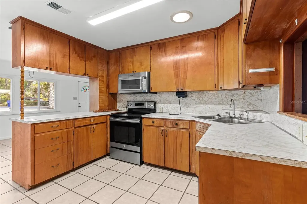 803 Carol Court Tavares FL 32778