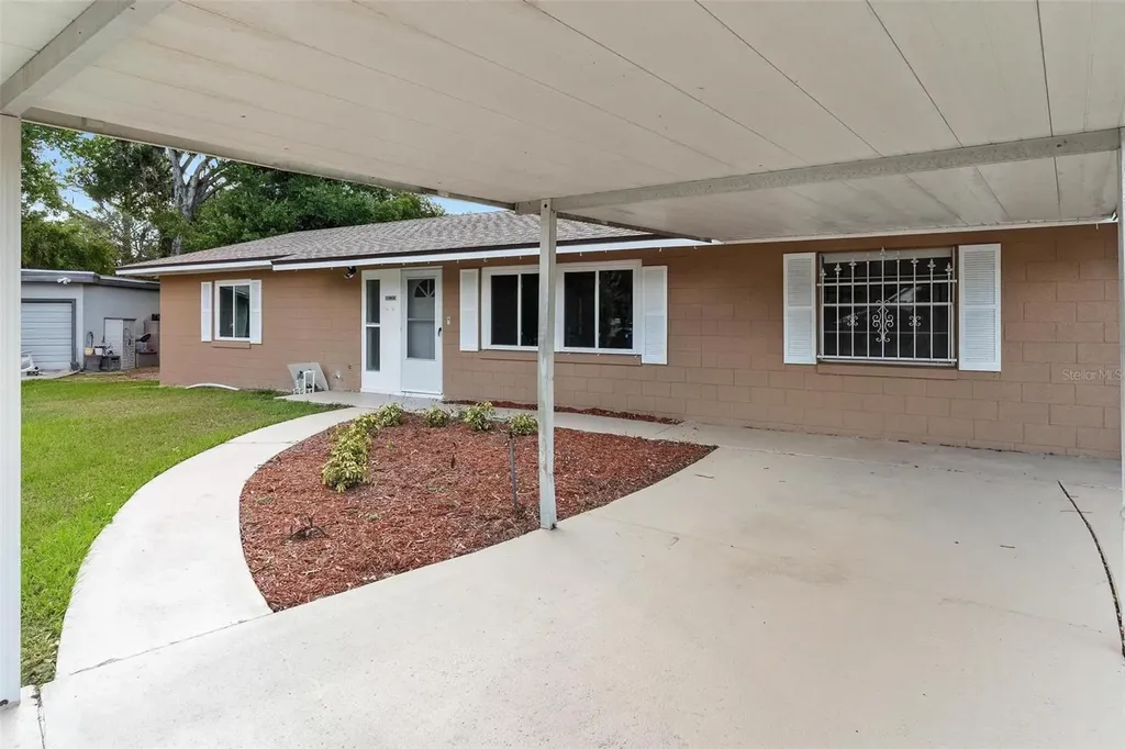 803 Carol Court Tavares FL 32778