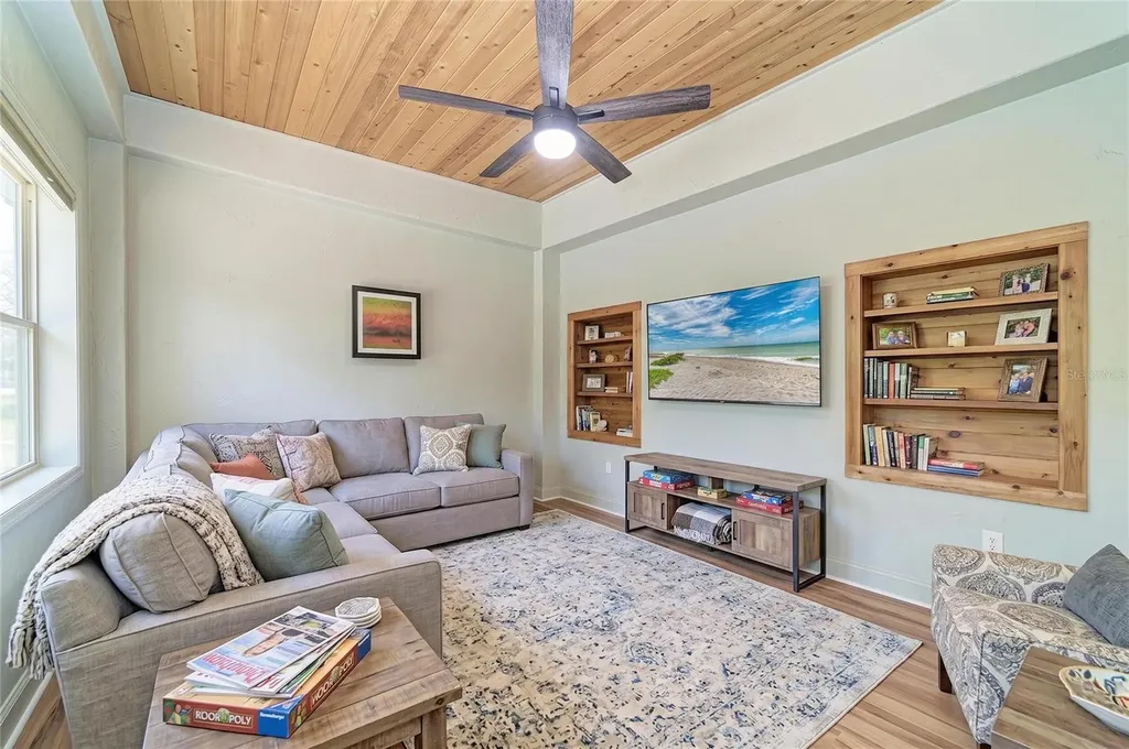 4509 S Lockwood Ridge Road Sarasota FL 34231