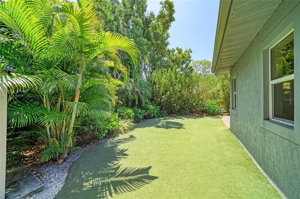 4509 S Lockwood Ridge Road Sarasota FL 34231