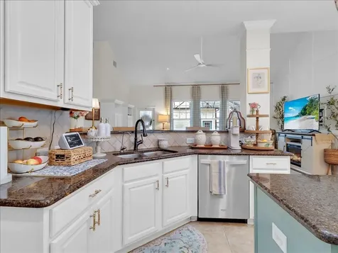 16033 Mulberrypark Circle Lithia FL 33547