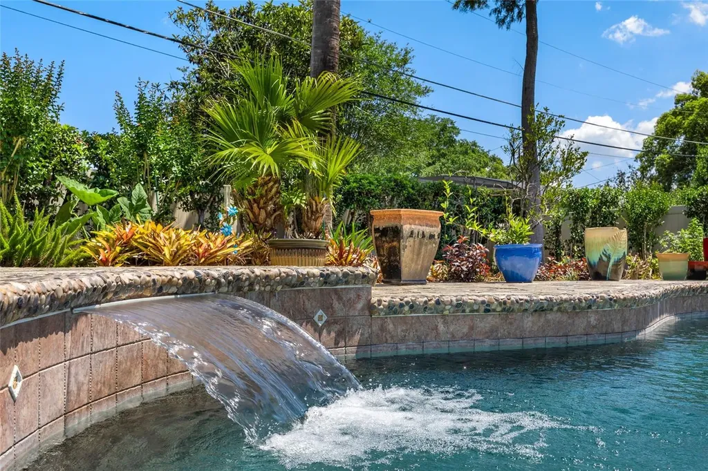 2811 Clemwood Street Orlando FL 32803