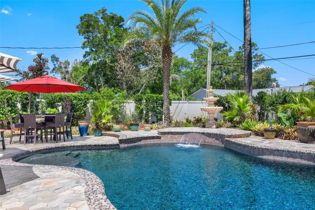 2811 Clemwood Street Orlando FL 32803