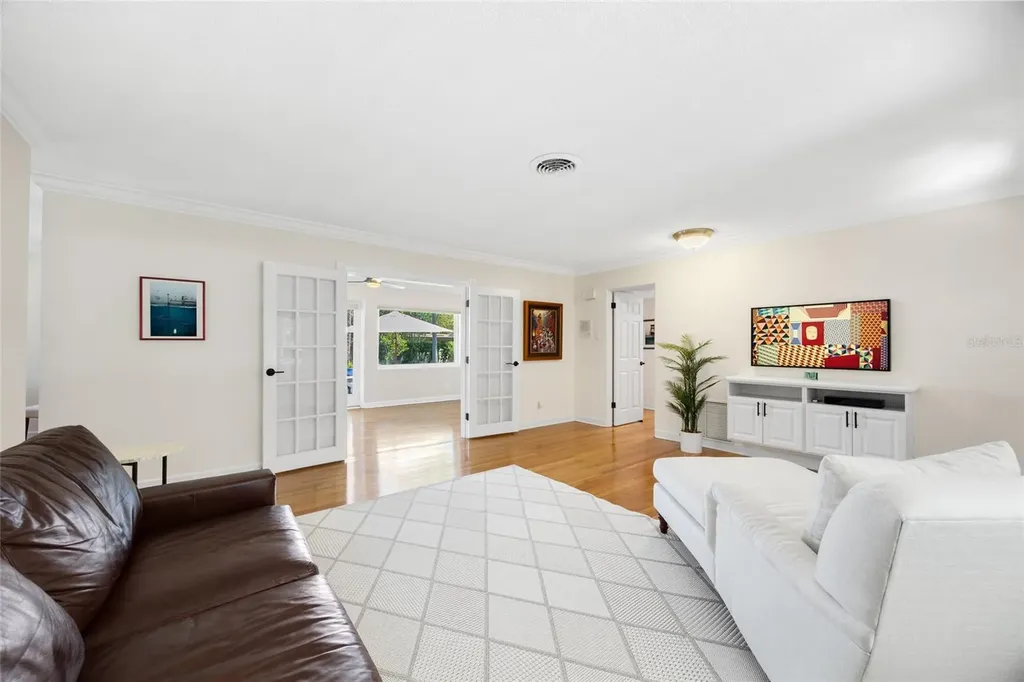 2811 Clemwood Street Orlando FL 32803
