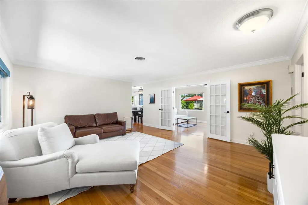 2811 Clemwood Street Orlando FL 32803