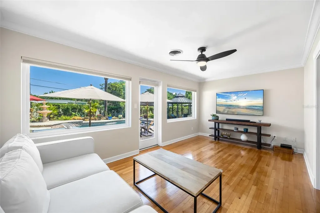 2811 Clemwood Street Orlando FL 32803
