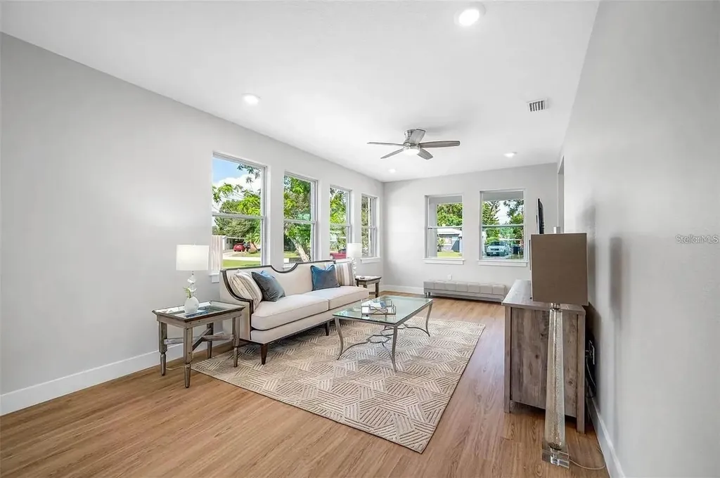 1516 59th Street N St Petersburg FL 33710
