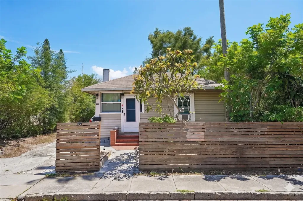 1028 8th Avenue S St Petersburg FL 33705