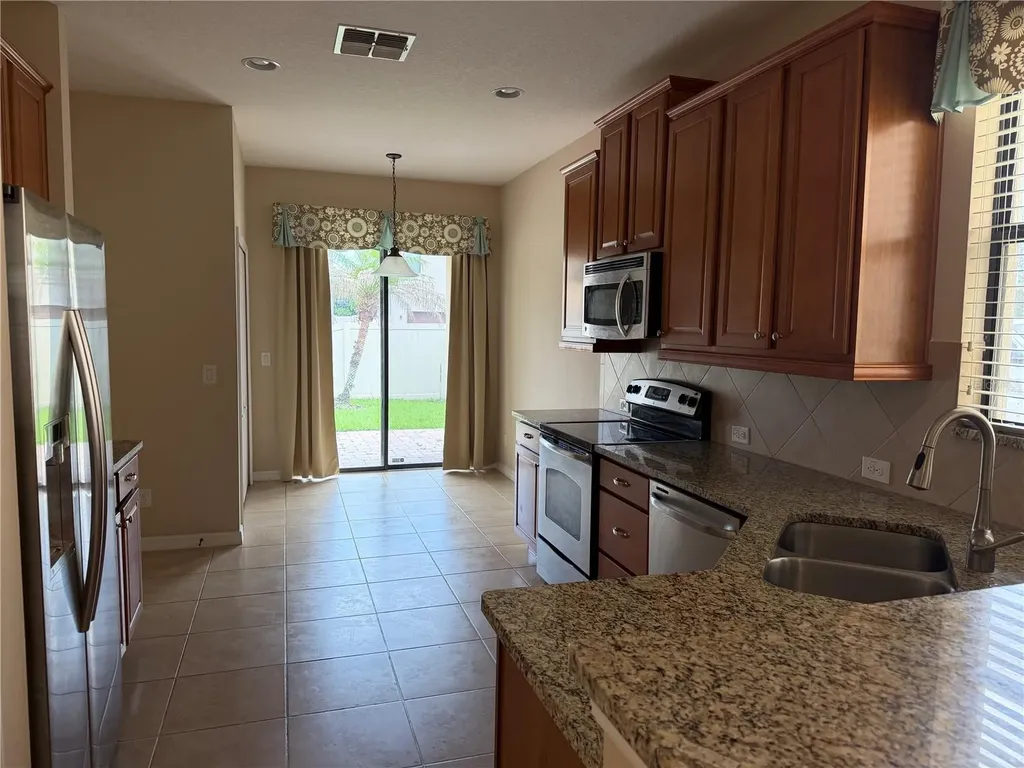 2002 Fishtail Fern Way Ocoee FL 34761