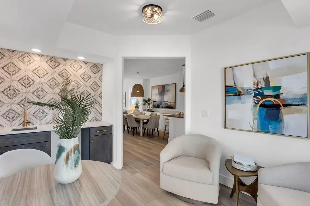 1906 W Chestnut Street Tampa FL 33607