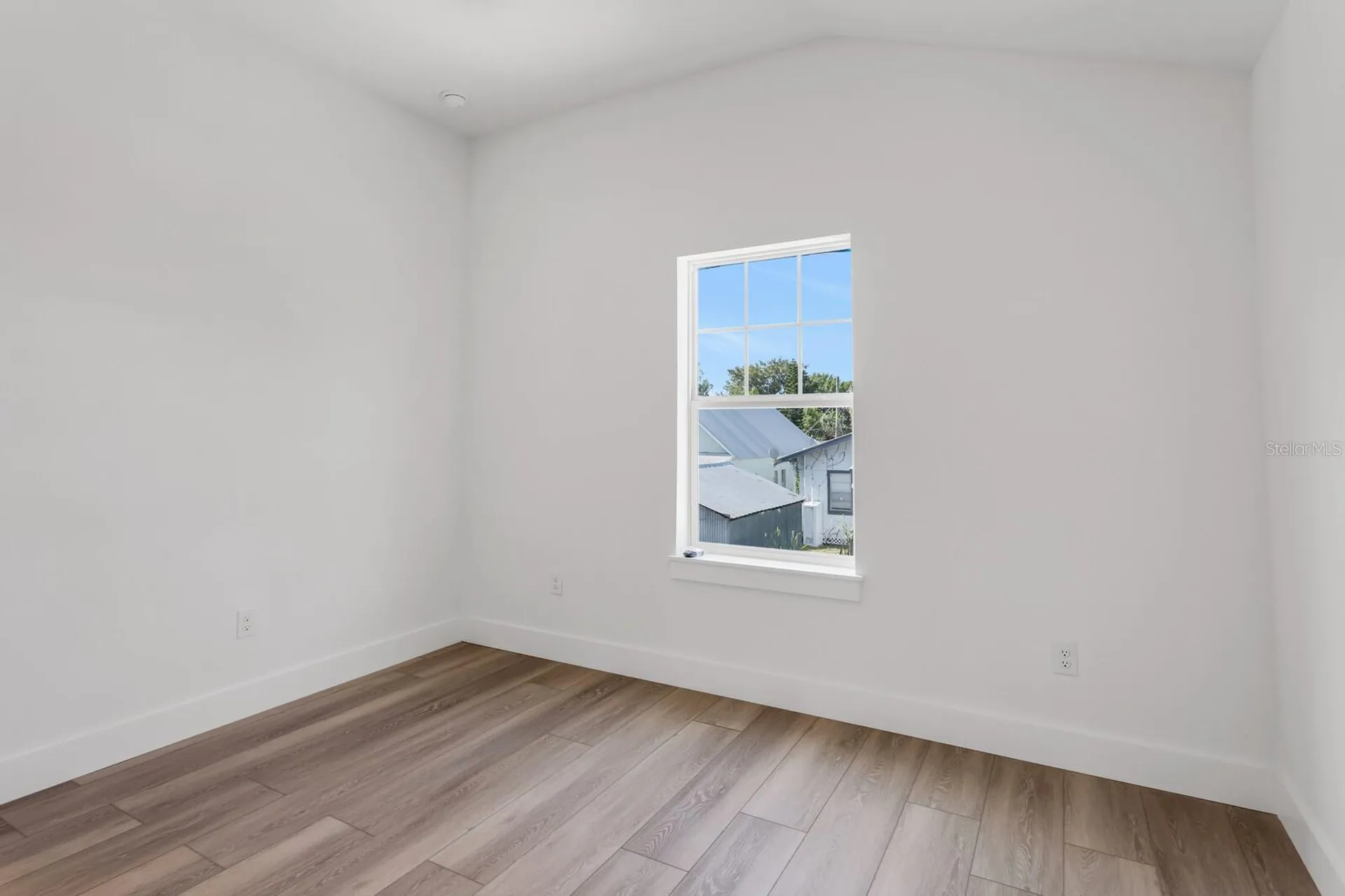 1906 W Chestnut Street Tampa FL 33607