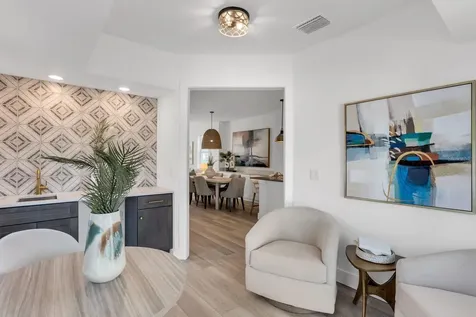1906 W Chestnut Street Tampa FL 33607
