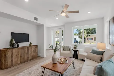 1906 W Chestnut Street Tampa FL 33607