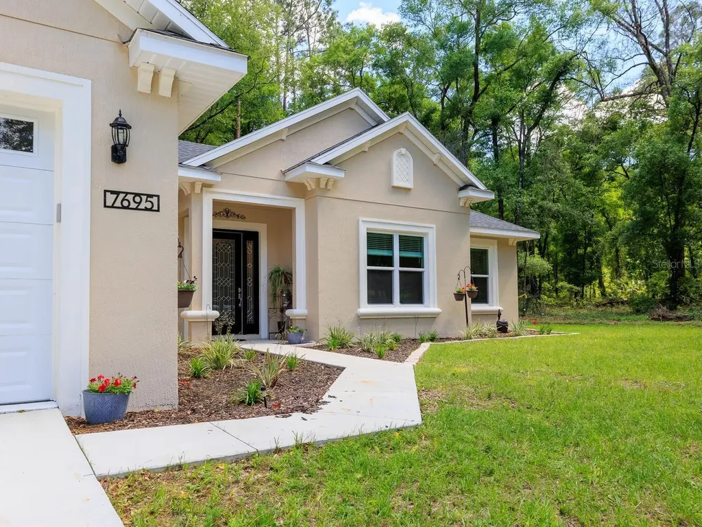 7695 SW 188th Avenue Dunnellon FL 34432