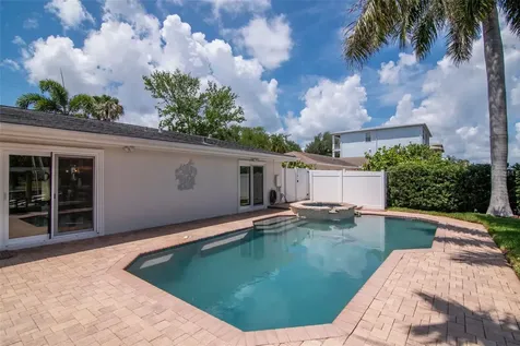 4927 W Melrose Avenue N Tampa FL 33629