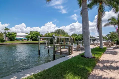 4927 W Melrose Avenue N Tampa FL 33629