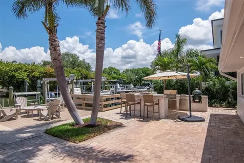 4927 W Melrose Avenue N Tampa FL 33629