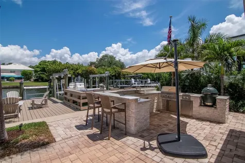 4927 W Melrose Avenue N Tampa FL 33629