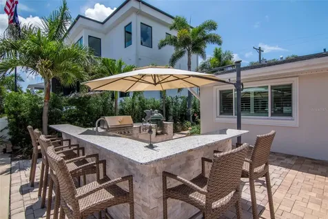 4927 W Melrose Avenue N Tampa FL 33629